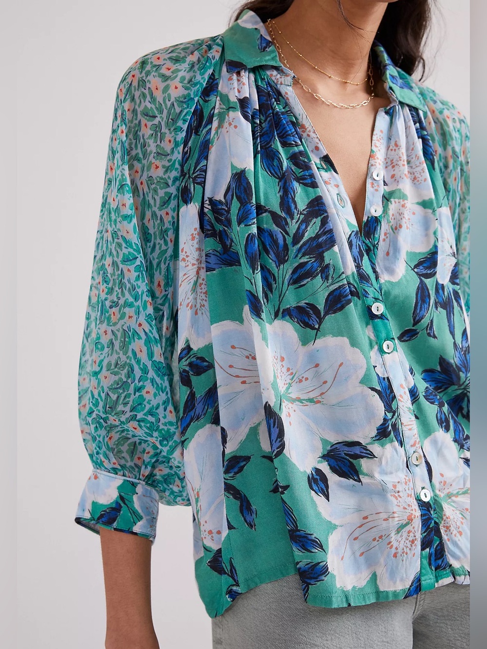 roller rabbit floral contrast button down large blouse green blue floral